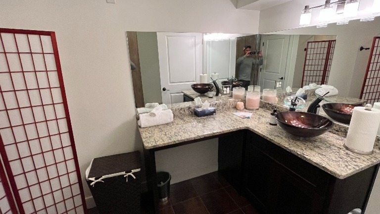 Men's Bathroom