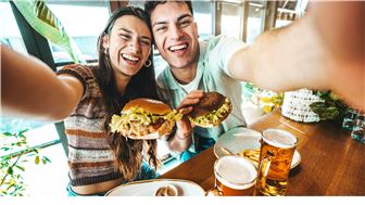 Profitable Burger Concept on Iconic Ocean Drive – Prime Foot Traffic