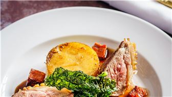 Fusion Restaurant-Breakfast Lunch Dinner w Patio Seats