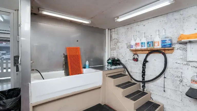 2nd bathing area with stairs