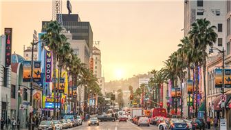 Fast-Food Franchise in a Prime Hollywood Location