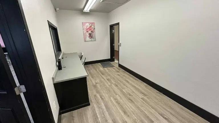 nice enclosed room great for drying nice enclosed room great for drying