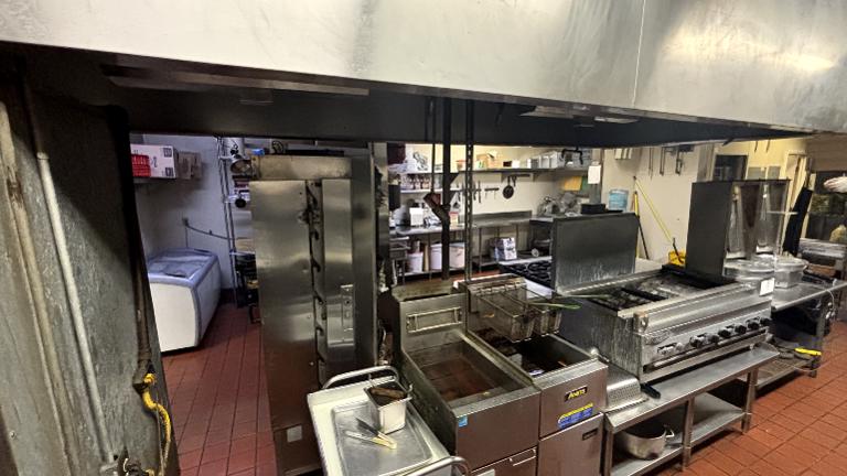 Full Kitchen Full Kitchen