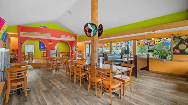 Large Dinner Area 