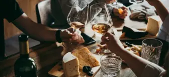Turnkey Bar & Eatery – A Beloved Neighborhood Gathering Spot