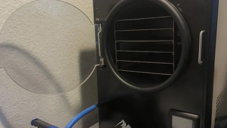 Blue Alpine freeze-dryer with vacuum pump