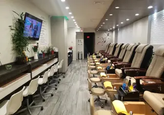 Turn Key High-End Nail Salon [11.5 Yrs]
