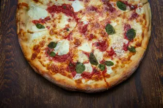 20-Year Brooklyn Pizzeria – Prime Neighborhood Location by Bus Stop