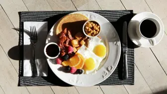 Classic American Diner – Fully Equipped & Thriving!