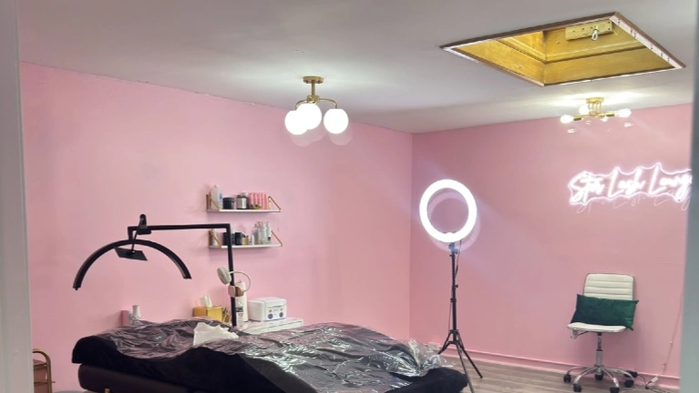 Huge room with skylight window