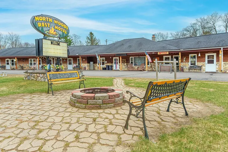 North Woods Rest Motel