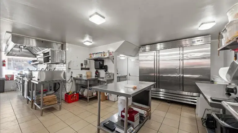 Large Commercial Kitchen Large Commercial Kitchen