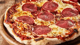 PIZZA SHOP 14,000 A WEEK IN SALES busy store