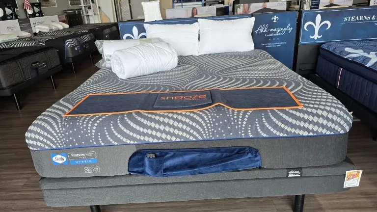 Relax in a showroom built for comfort and education. Explore premium displays and test the latest in sleep innovation at Snooze Colorado Springs