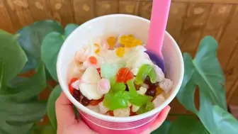 Coffee, Yogurt &  Sandwiches in Prime Downtown Location