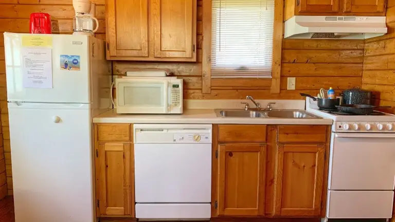 Cabin Full Kitchen