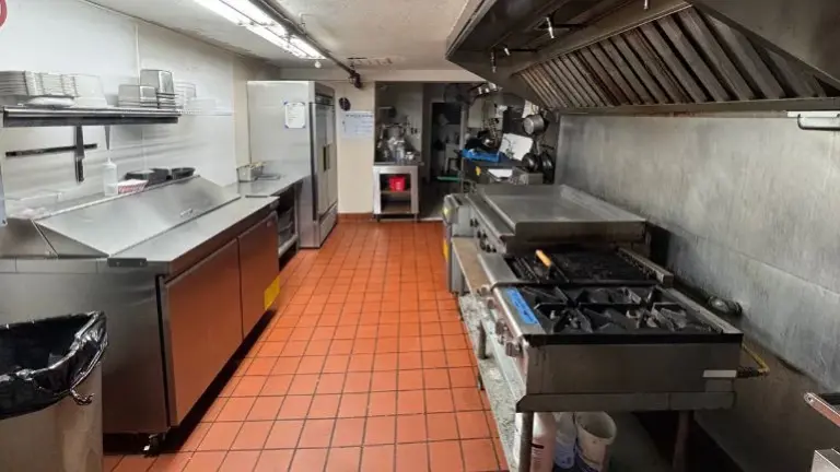 full kitchen