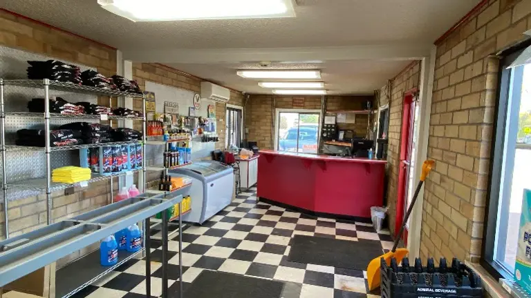 Office & retail space Office & retail space