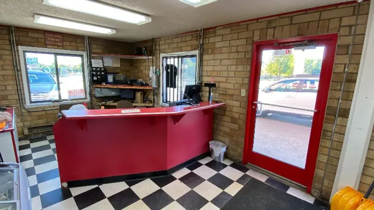 Office & retail space Office & retail space