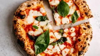 Iconic Pizza Shop – 25+ Years in Business