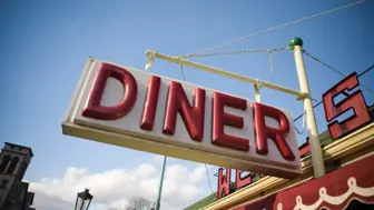 ID# 1734 - Iconic, Profitable, Turnkey Diner with RE and Liquor