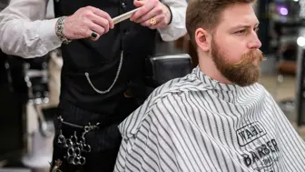 Luxury Barbershop – Six-Figure Earnings, Below-Market Rent