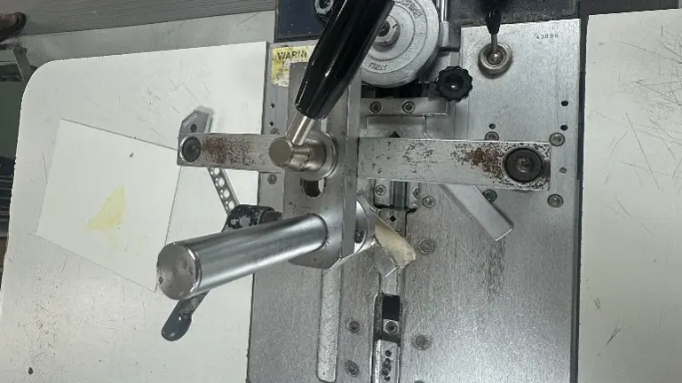 Moulding under pinner Moulding under pinner