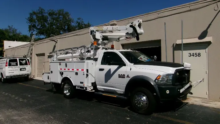 2015 Ram 4500 4x4 Diesel w/ Altec A37G