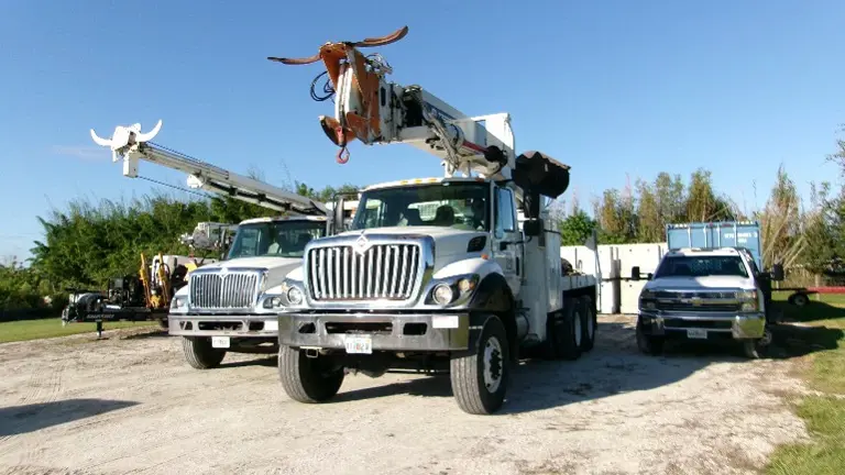 2007 Internation w/Altec HD35A-22 18,000 miles 