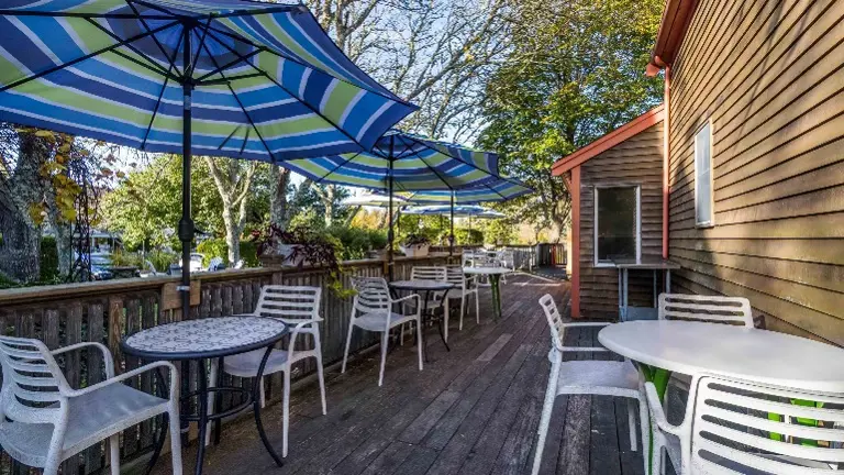 Side Deck Seating Area Side Deck Seating Area