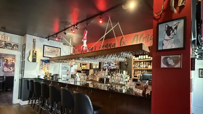 Bar - 10 taps + Full Bar