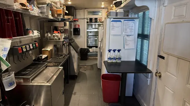 Server Area - Soda, Ice Machine, Tea, coffee, etc