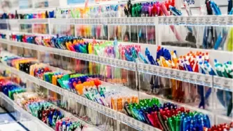 Cell Phone Accessories Kiosk In a A-Class Mall