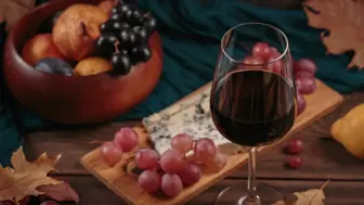 Upscale Wine Bar! Busy Plaza! Top Rated!