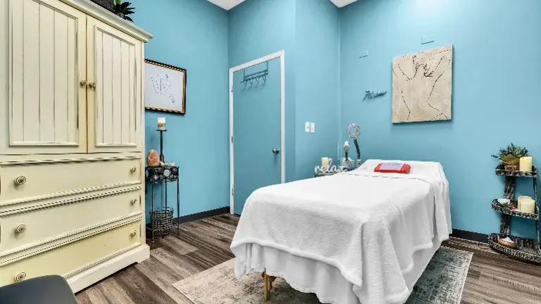 Rooms for Facials & Lashes! Rooms for Facials & Lashes!