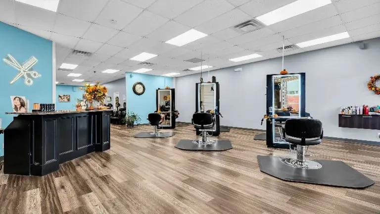 6 Styling Stations 6 Styling Stations