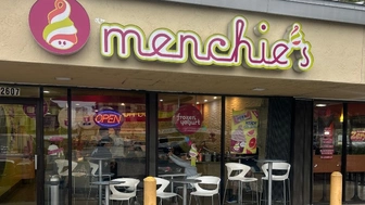 Menchie’s frozen yogurt
