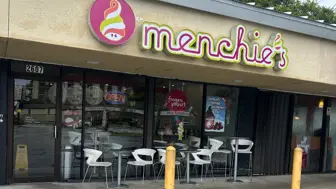 Menchie’s frozen yogurt