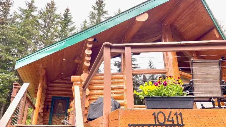 The main lodge building... The main lodge building...