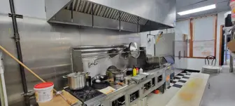 Small restaurant in a local plaza w/parking lot (4 poker mach coming)