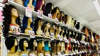 Beauty Supply Store: High-Traffic Thriving Location