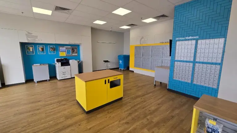 Extra large lobby. Extra large lobby.