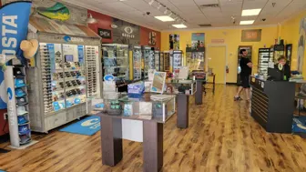 Established Sunglass Retail Store in Venice, Florida