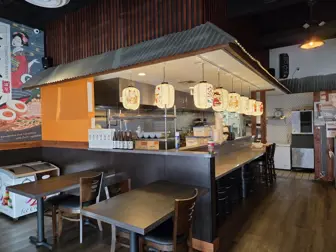 Popular Japanese Ramen Restaurant Located in a High-Traffic Mall