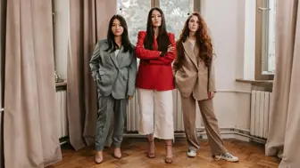 Women's Apparel | Live Online Selling | 80% Repeats | Seller Financing