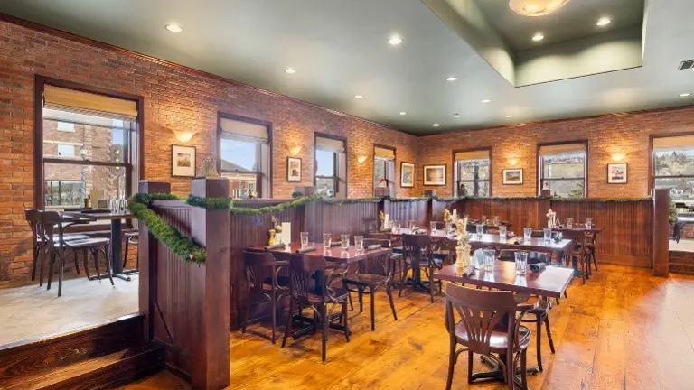 Dining Area Dining Area