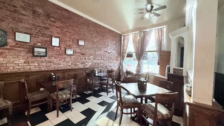 Dinning Area Dinning Area