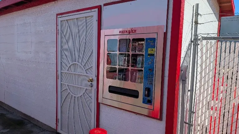 Office with Vending Office with Vending