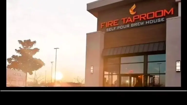 Beautiful signage on both sides Beautiful signage on both sides