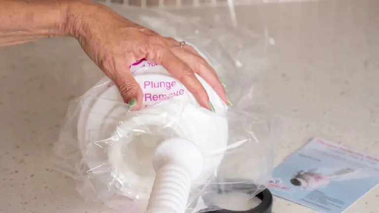 Place the bag on the plunger Place the bag on the plunger